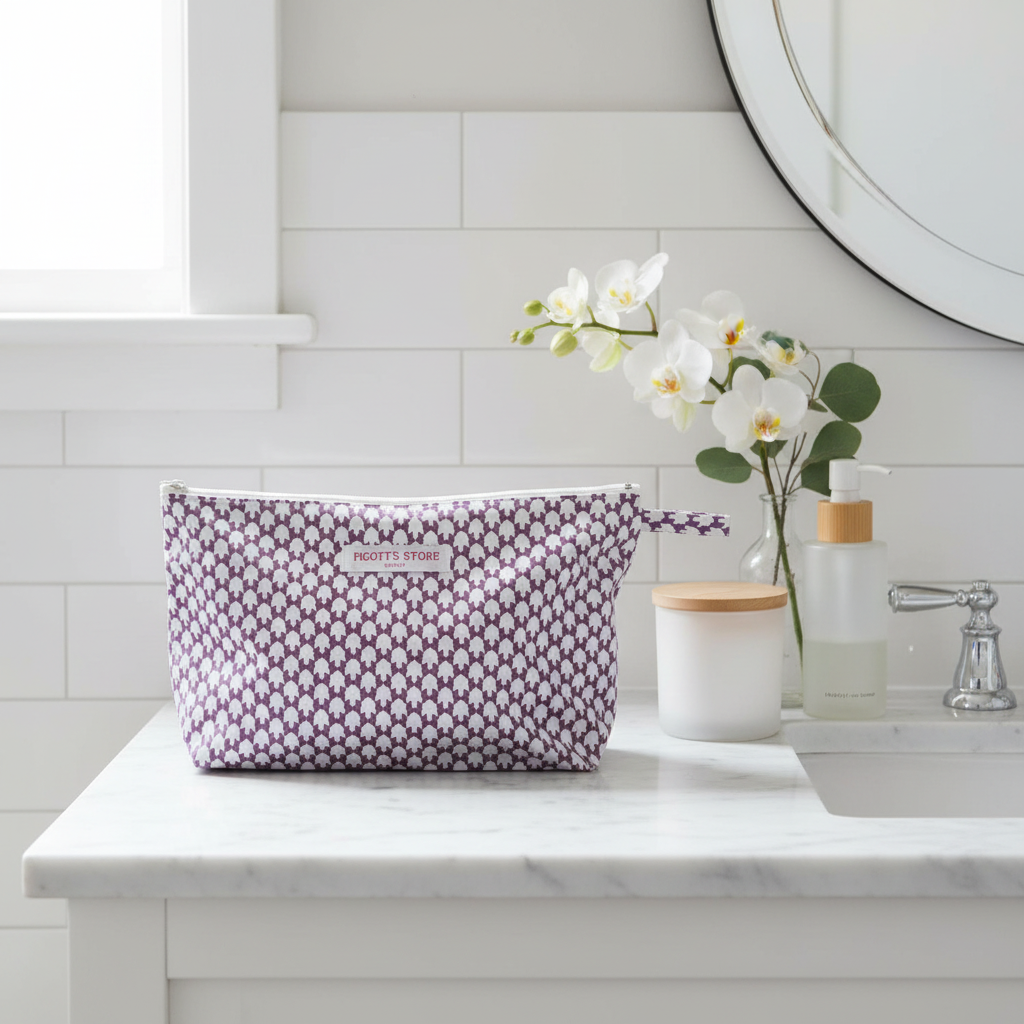 Medium Wash Bag - Chicken Feet