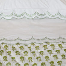 Load image into Gallery viewer, Queen Sheet Set at Pigott&#39;s Store